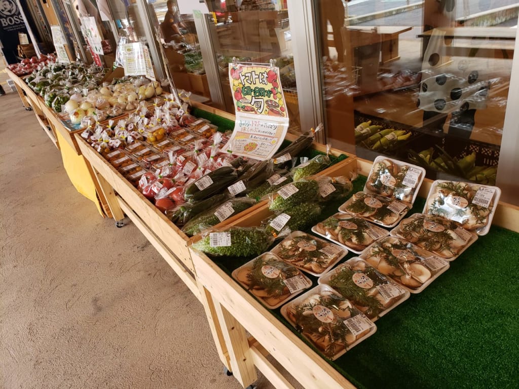 にちなん道の駅朝市野菜